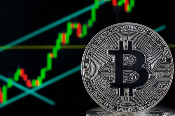 può bitcoin divenire bene rifugio